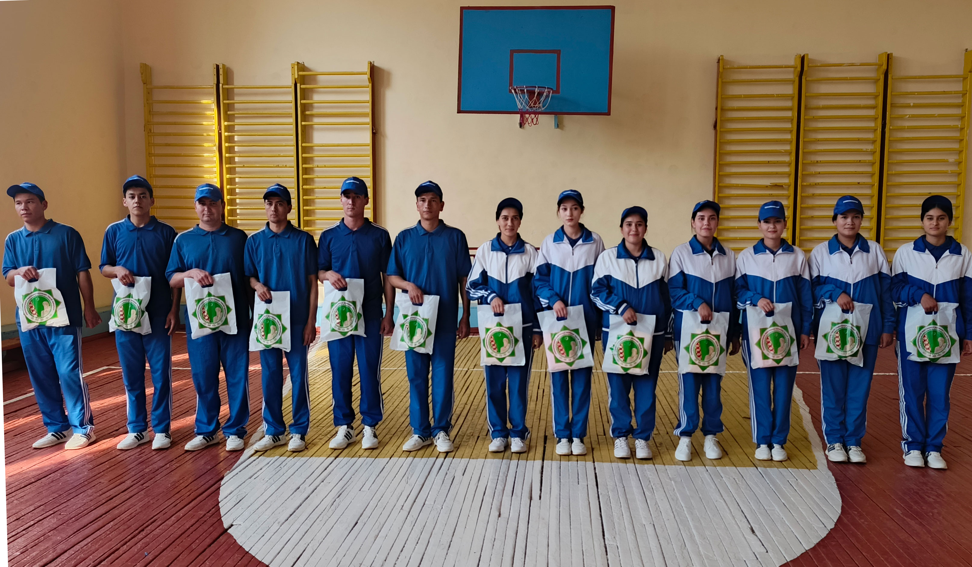 Mekdebimizde sport bäsleşigi geçirildi