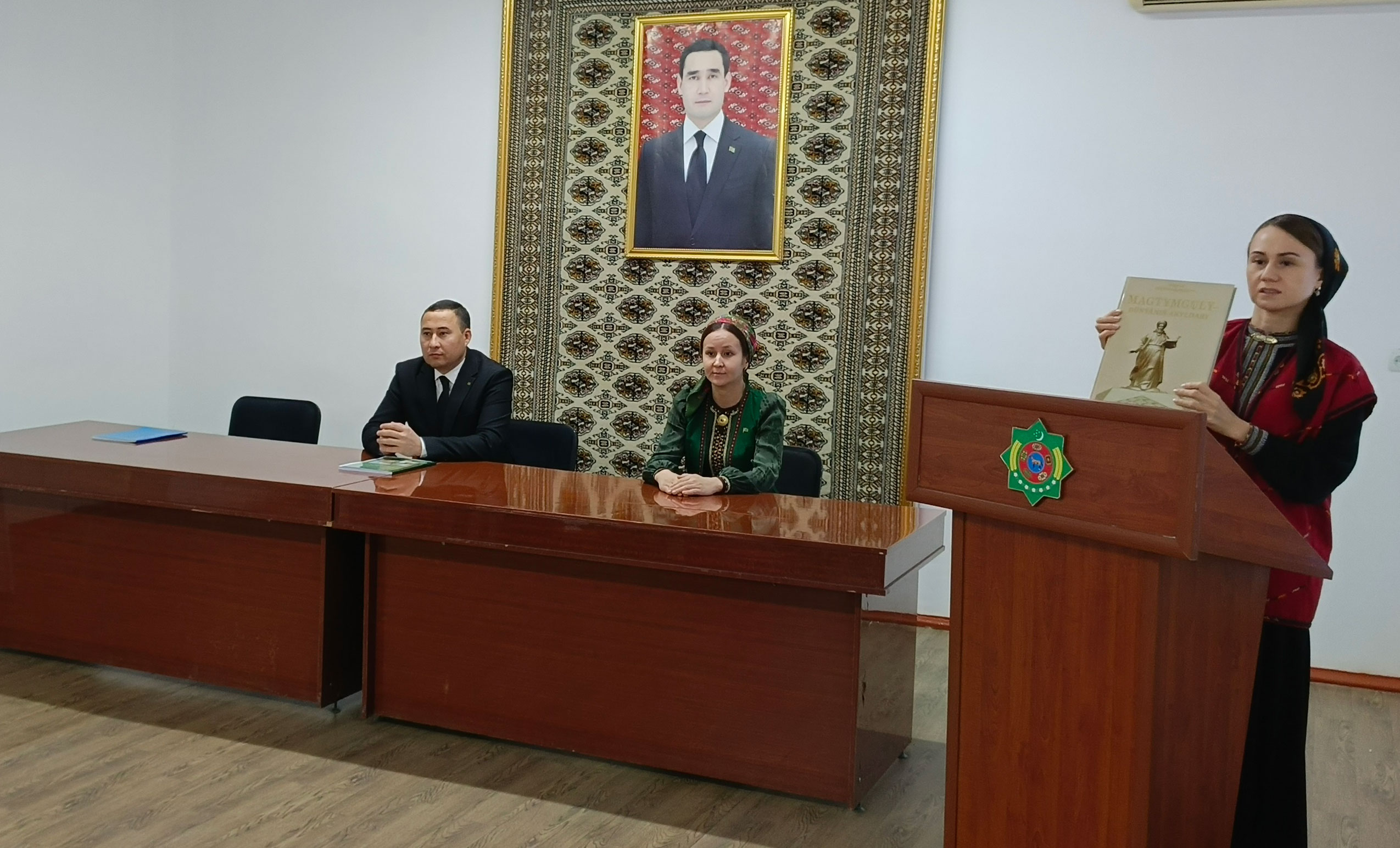 «Кто знает языки путешествует по миру» 