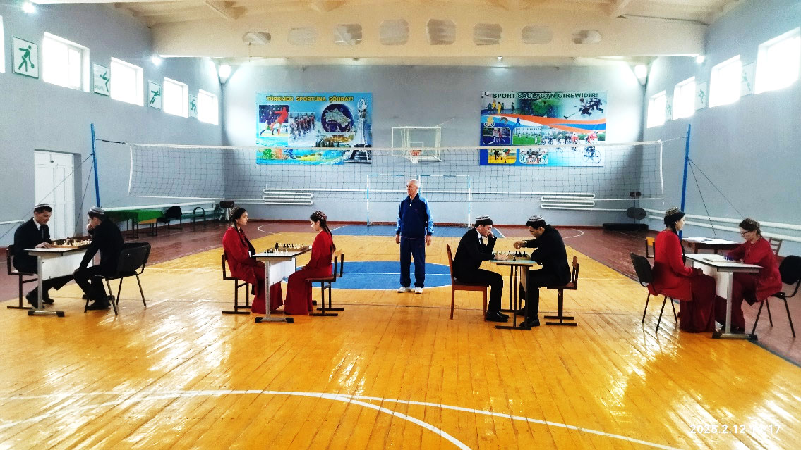 Daşoguz welaýatynyň orta hünär okuw mekdepleriniň talyp oglan gyzlaryň arasynda geçirilen sport ýaryşy